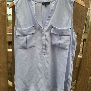 Dynamite slevless blouse